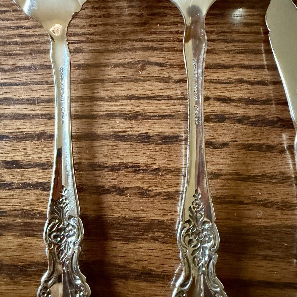 Vtg Oneida Louisiana Serving Set - Meat Fork, Ladle, Butter Knife, Sugar Spoon - Picture 6 of 11
